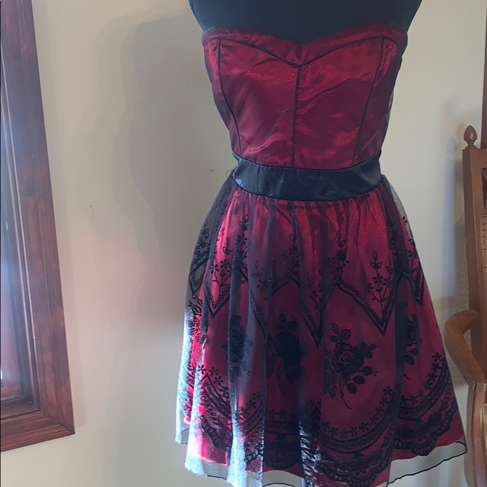 Junior Girls strapless dress